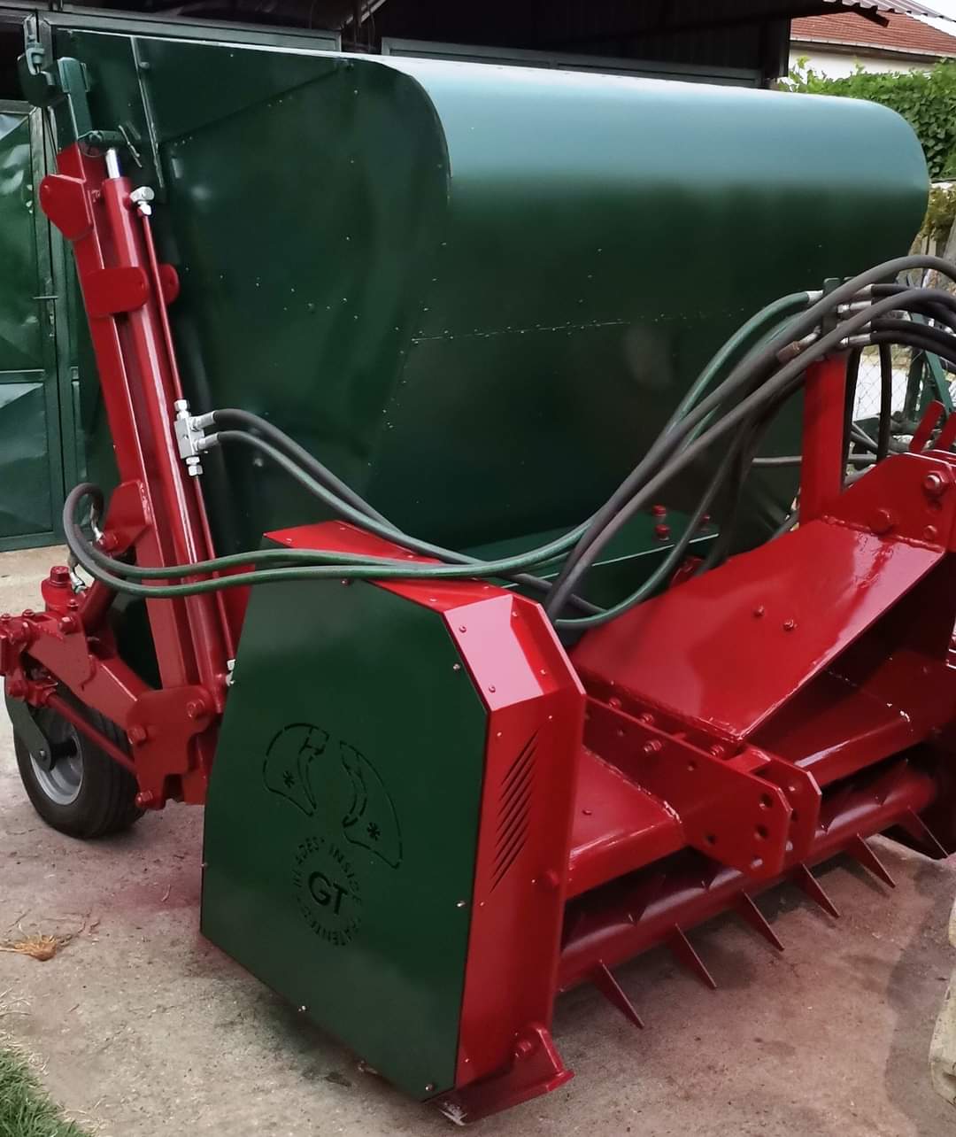 Дробилка за гранки со контејнер