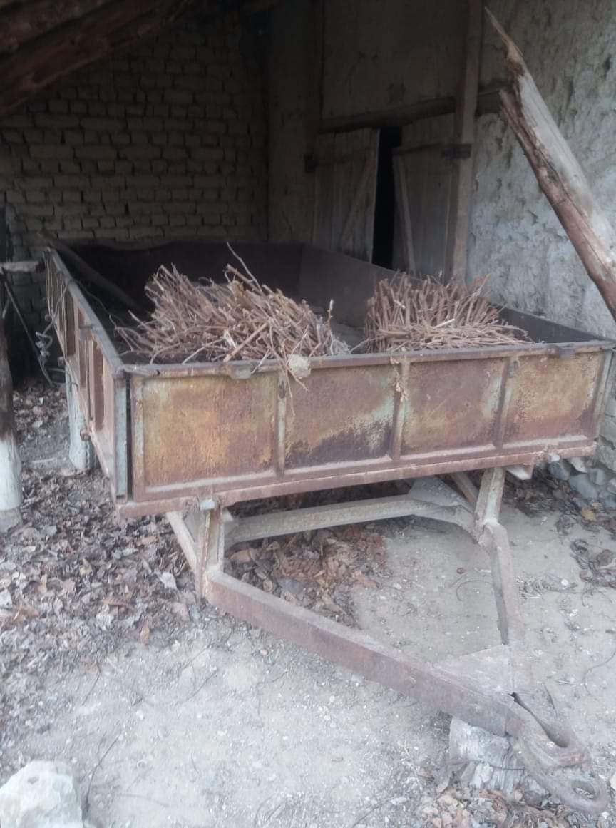 Се продава приколка за трактор,не кипа