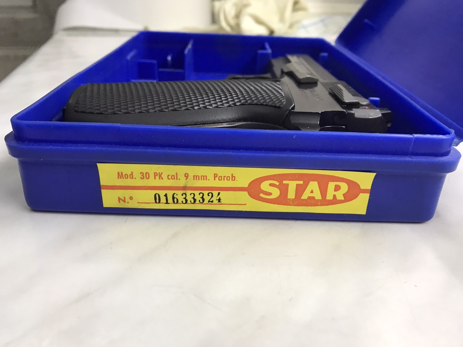 СЕ ПРОДАВА ПИШТОЛ