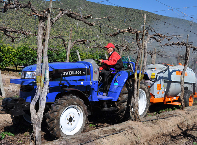 TRAKTOR LOVOL 504 N – Moken, Kompakten, Siguren