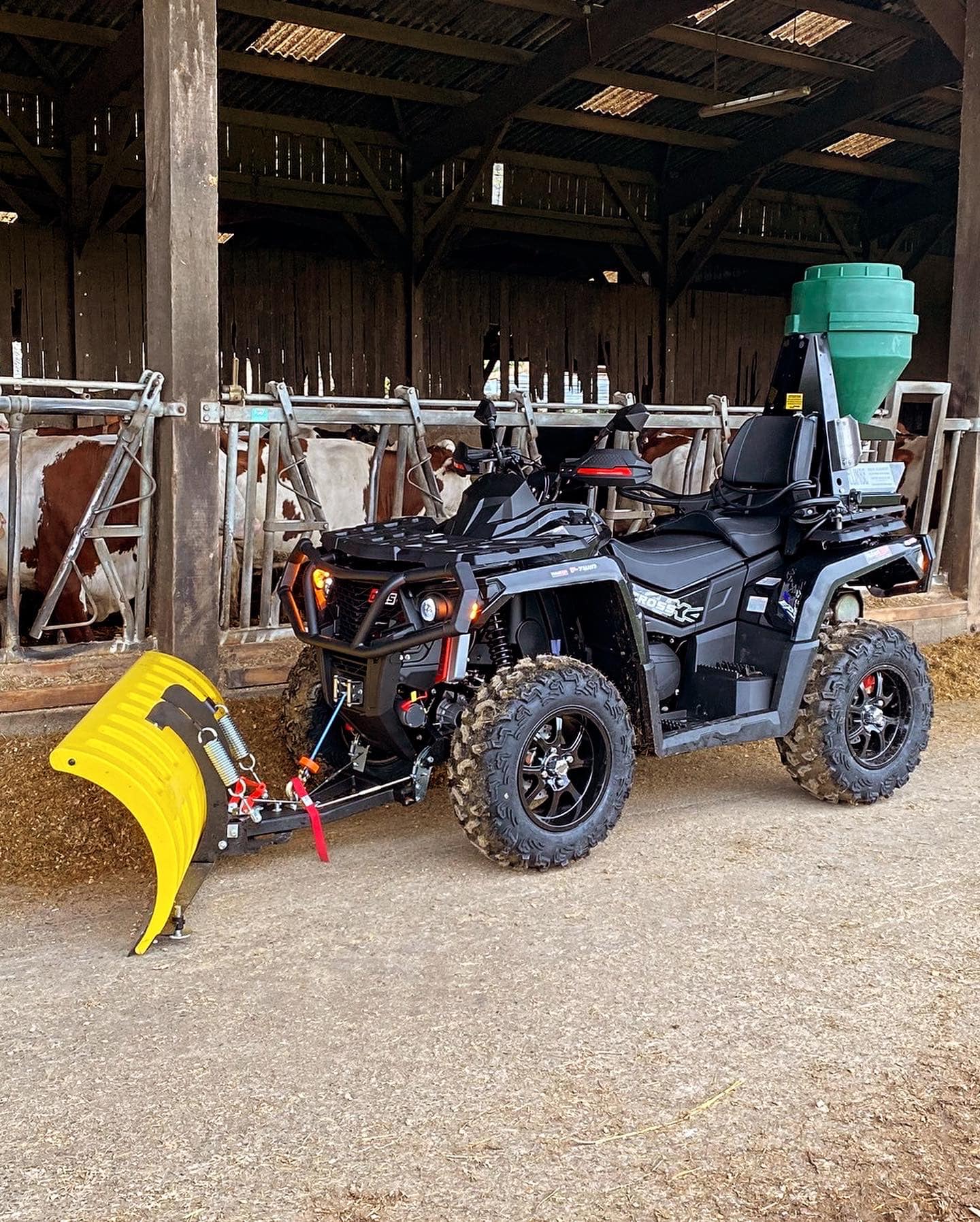 ATV ODES VOZILO ZA SITE TERENI / CETIRICIKLI