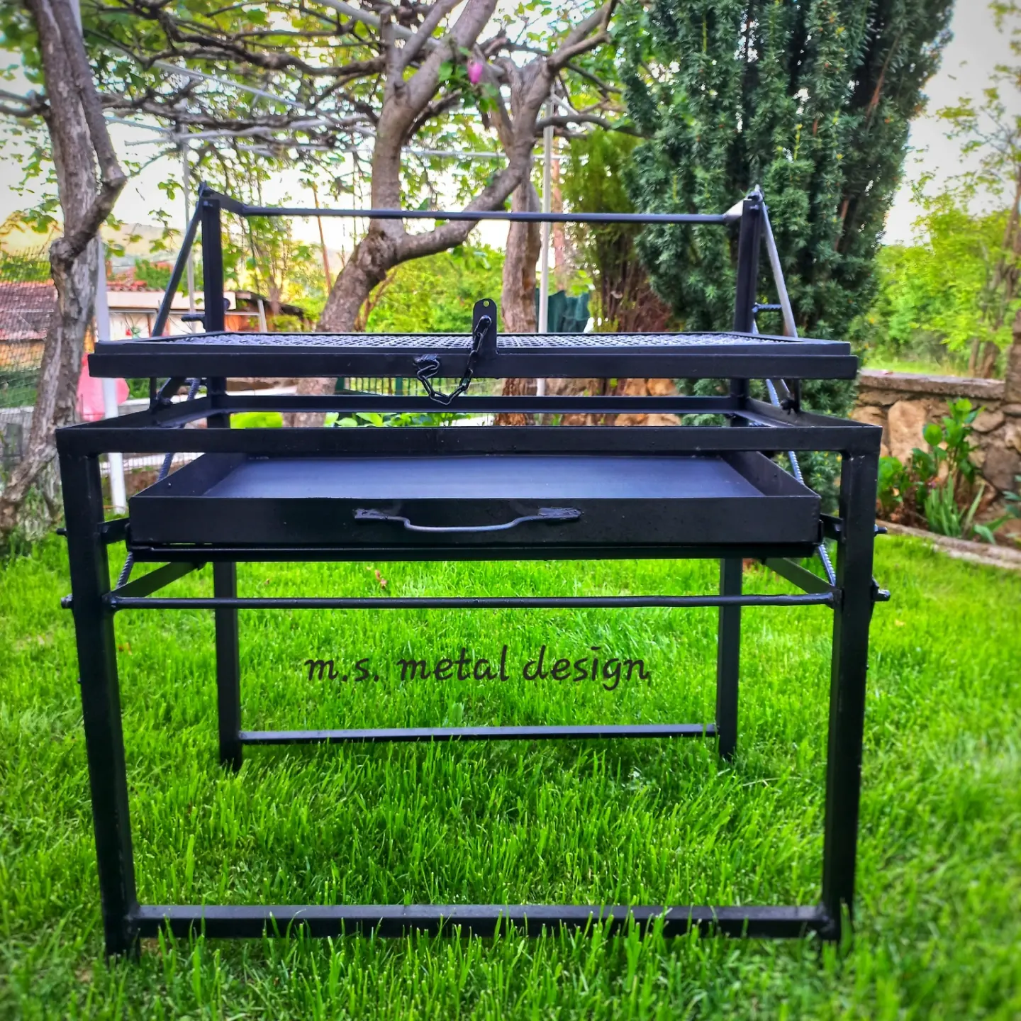 Изработка на скара на жар со механизам на ротација