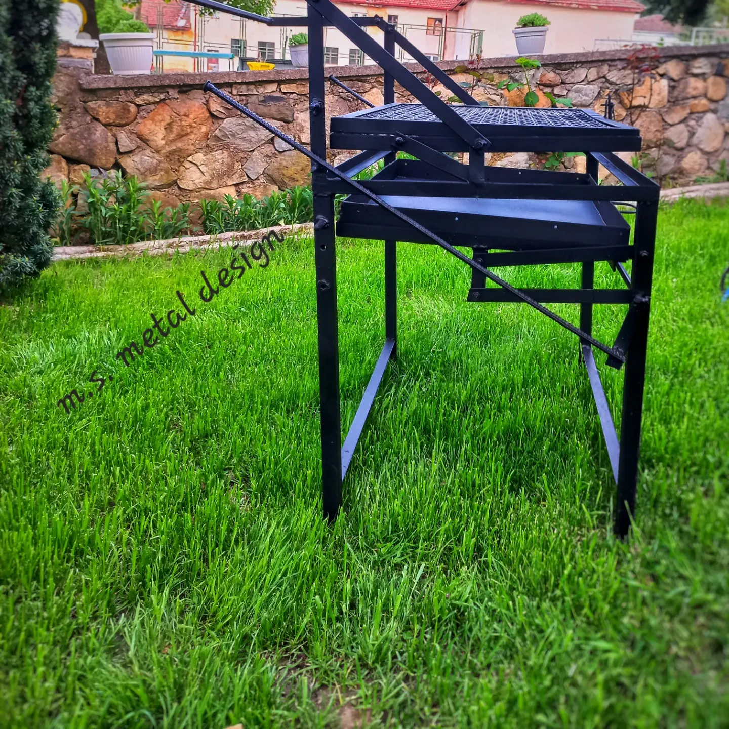 Изработка на скара на жар со механизам на ротација