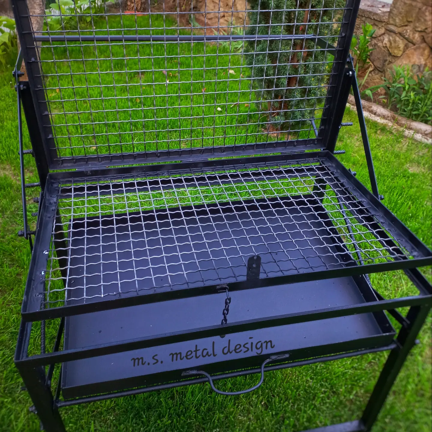 Изработка на скара на жар со механизам на ротација