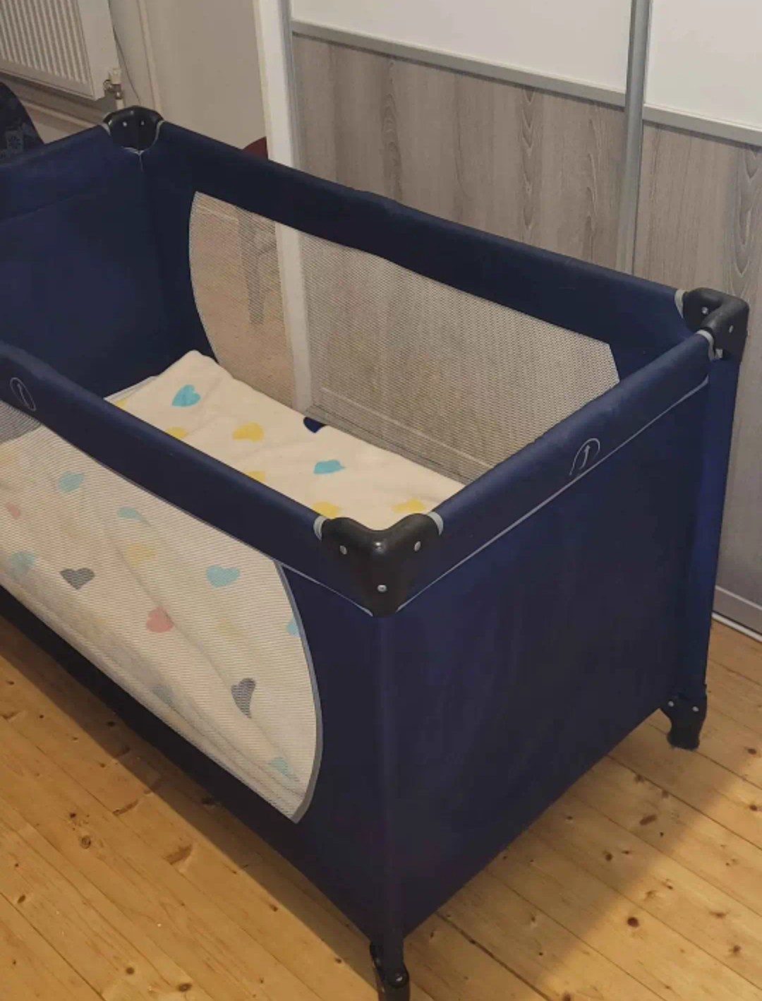 Продавам монтажно креветче