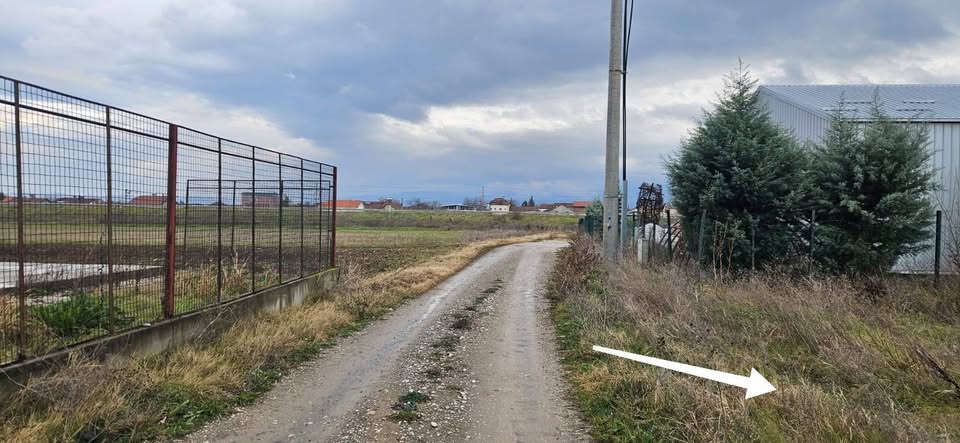 Цена: 70 евра м2 !!! Се продава парцела со одлична локација во Општина Илинден.