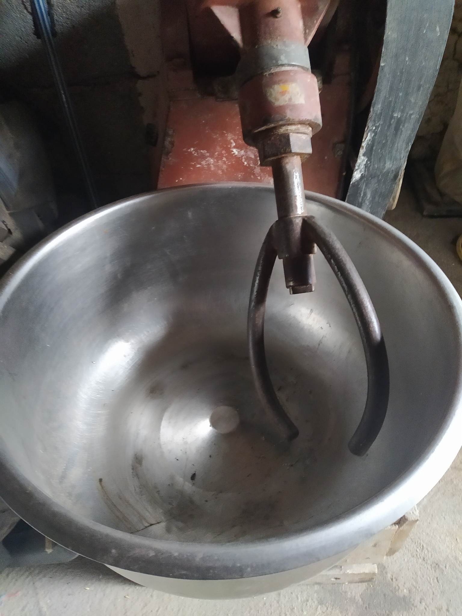 Се продава миксер ѕа тесто. Инфо на тел. 079 288 190