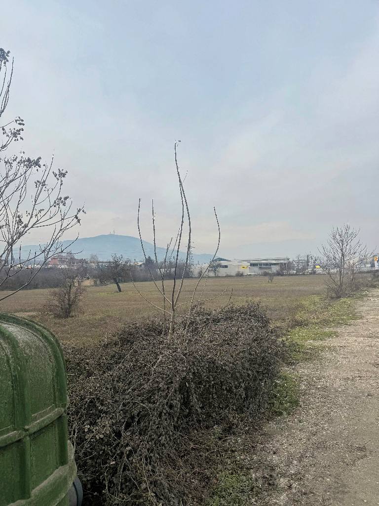 Се продава градежно земјиште во одлична локација во Општина Кисела Вода