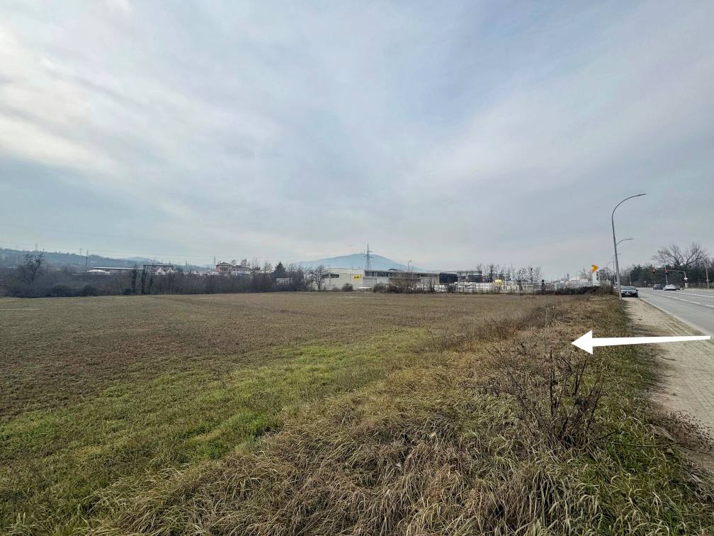 Се продава градежно земјиште во одлична локација во Општина Кисела Вода