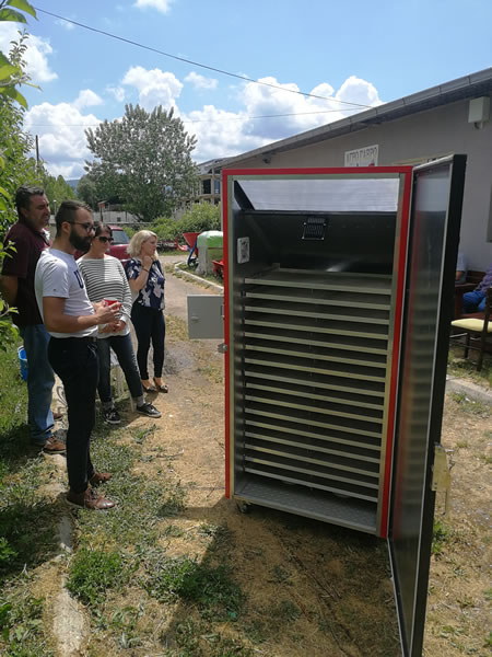 Електрични и Хибридни сушари за овошје и зеленчук