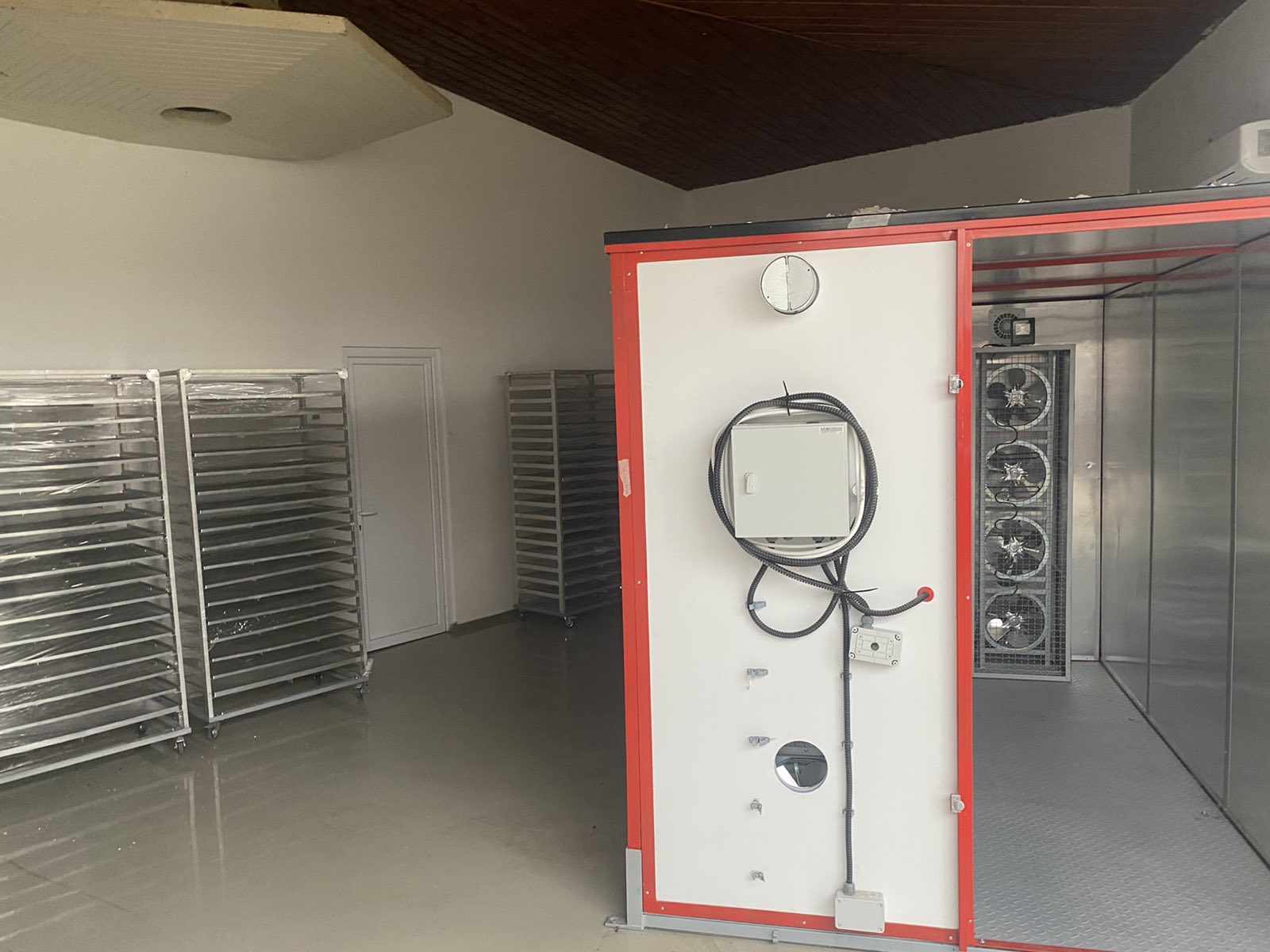 Електрични и Хибридни сушари за овошје и зеленчук