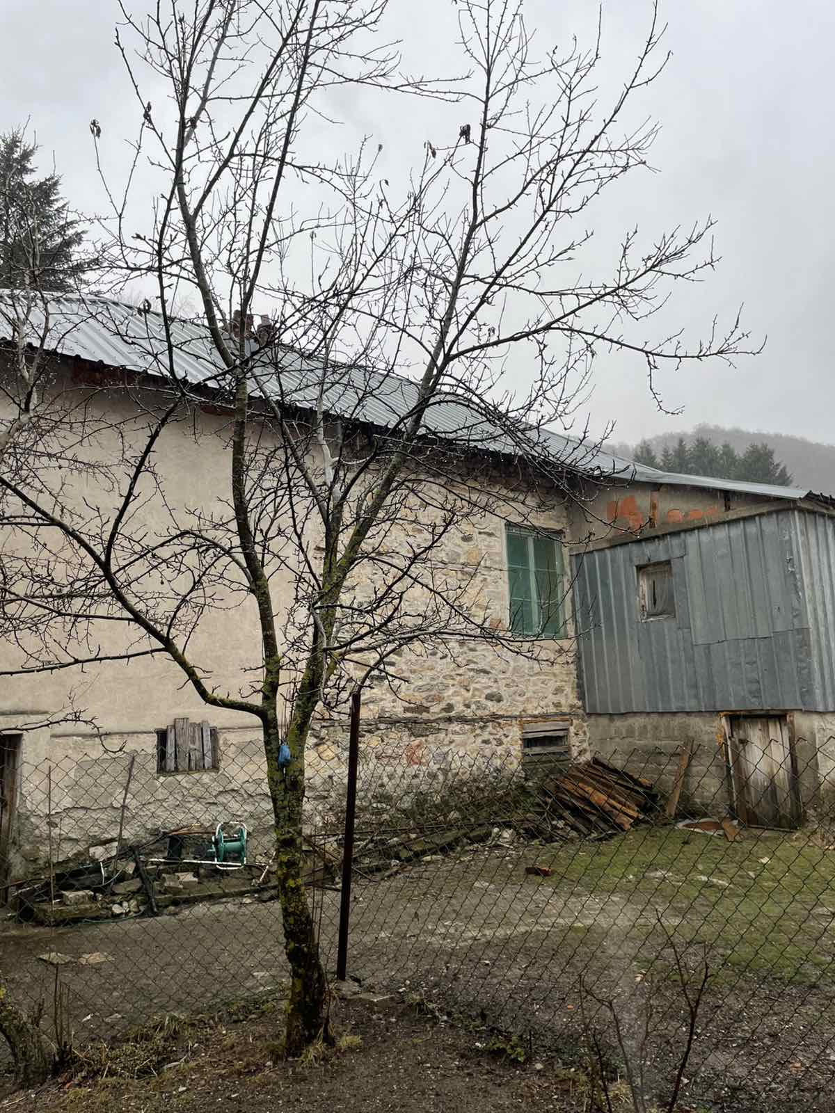 Se prodava kukja vo Mavrovo