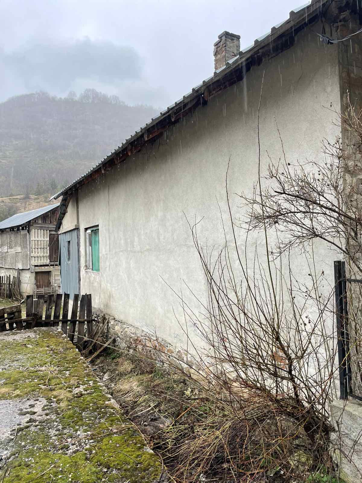 Se prodava kukja vo Mavrovo