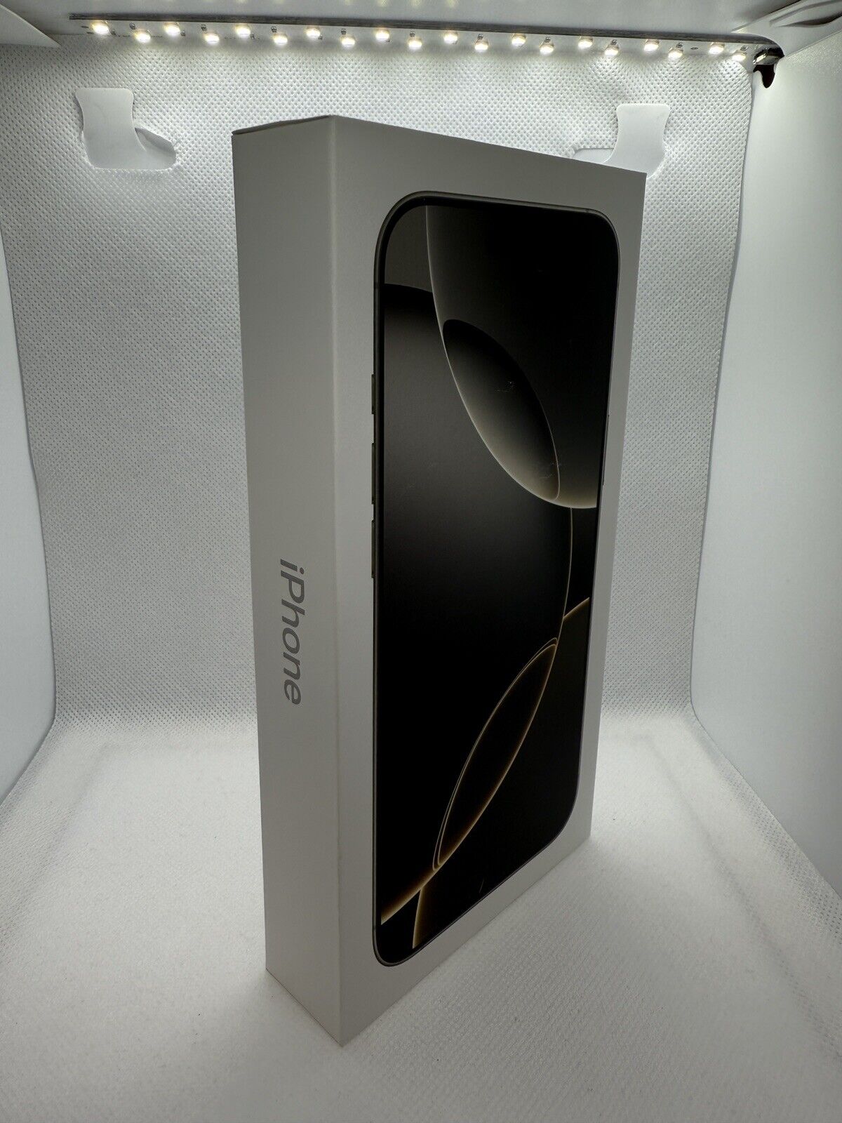 Отклучен нов iPhone 16 Pro 512GB