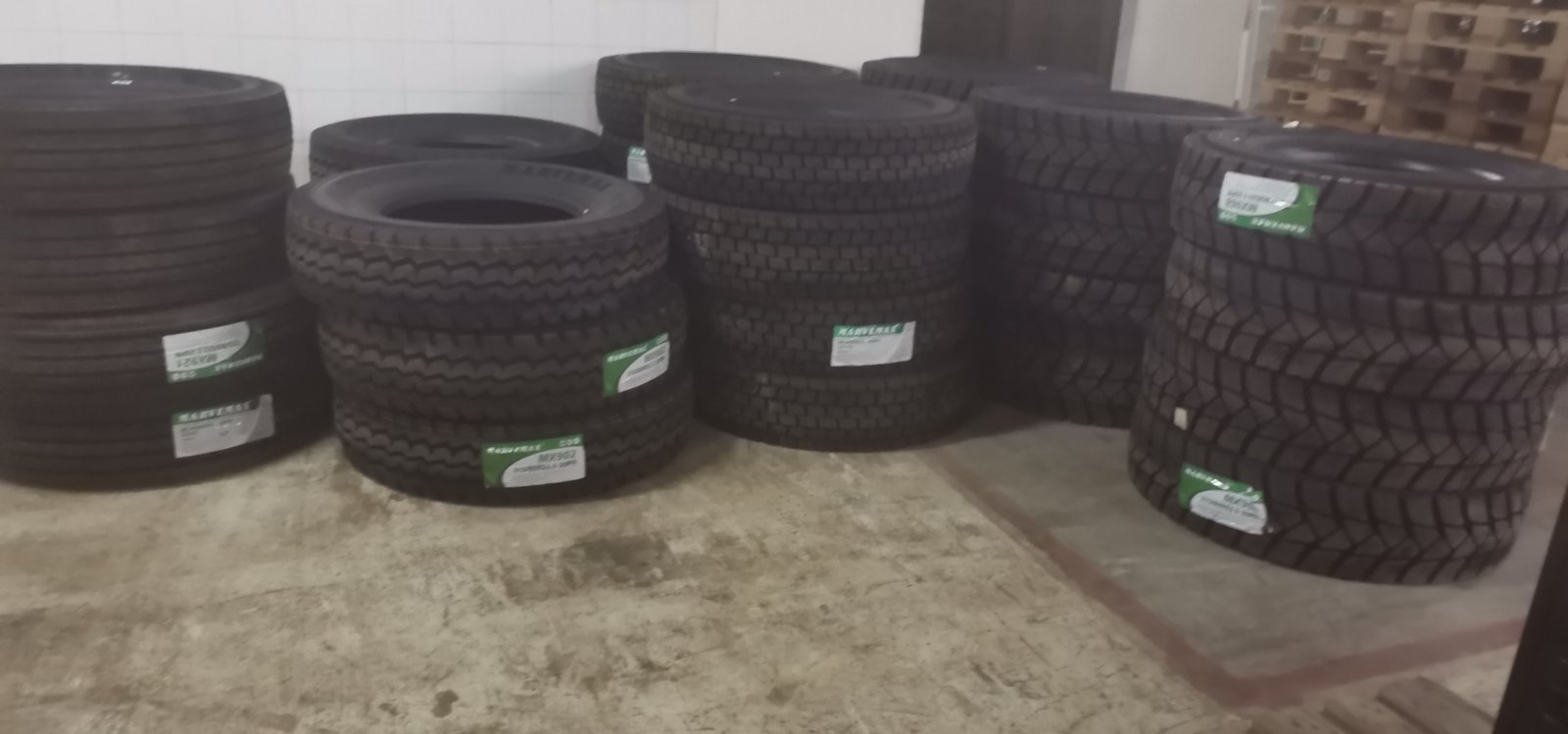 Се продаваат гуми