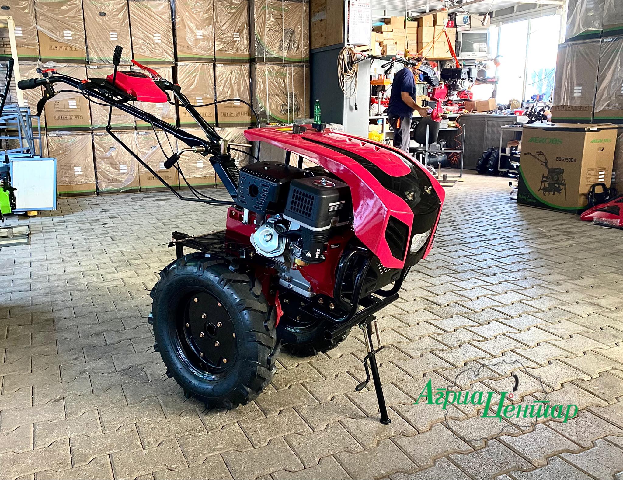 Benzinski motokultivator, 15 ks.