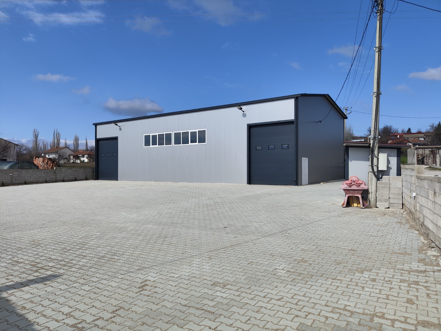 Се издава нова индустриска хала /магацин со површина од ~300м2