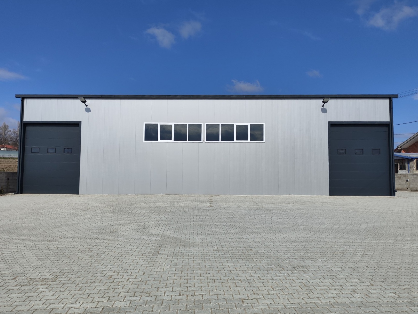 Се издава нова индустриска хала /магацин со површина од ~300м2