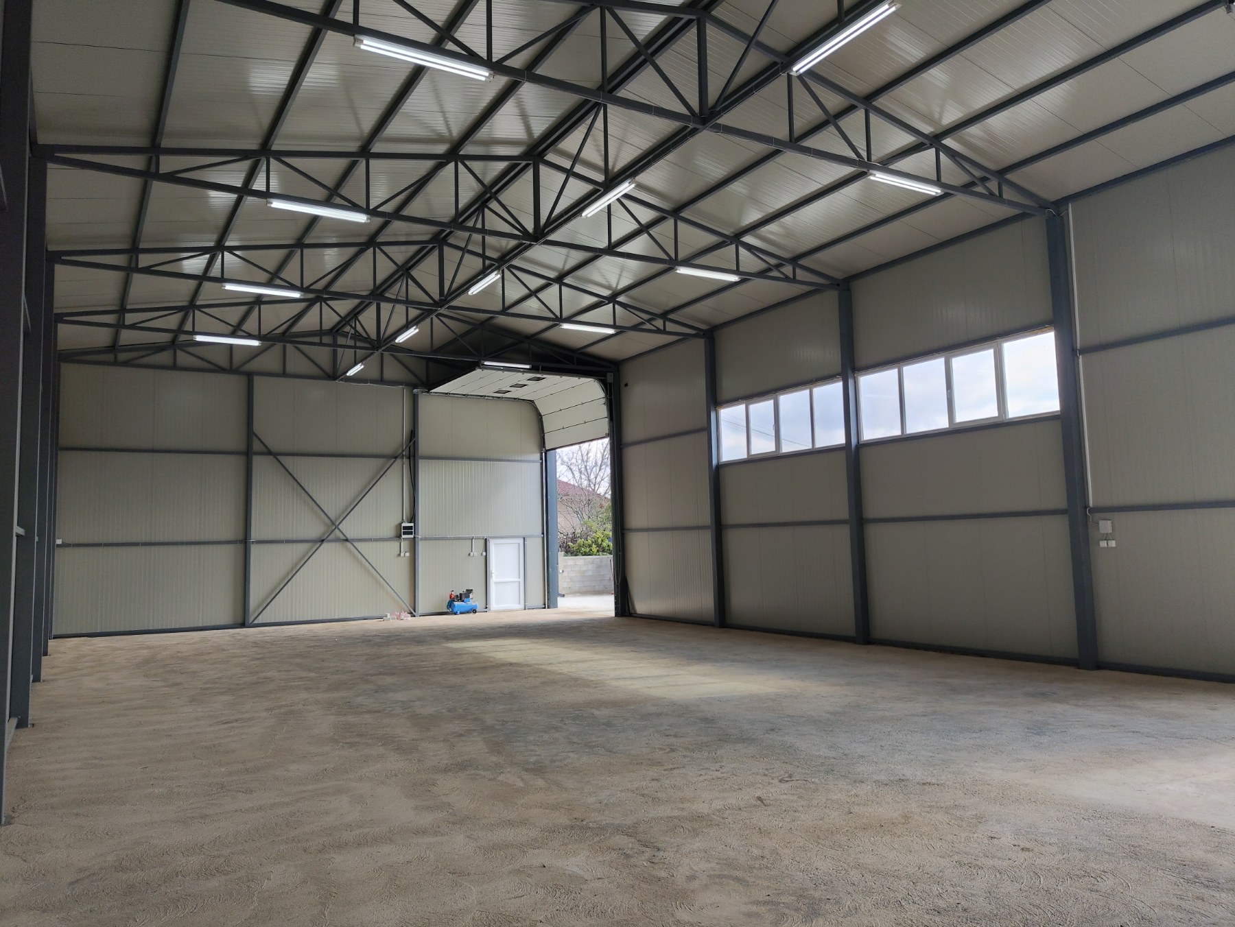 Се издава нова индустриска хала /магацин со површина од ~300м2