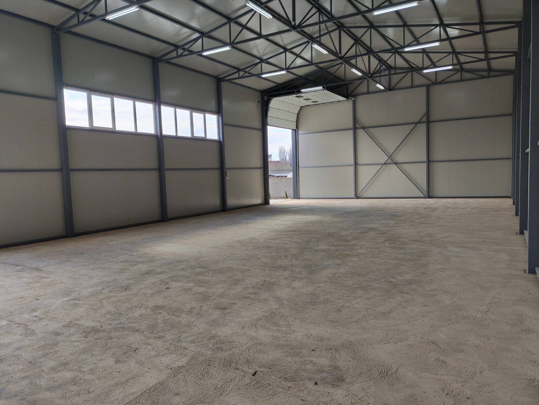 Се издава нова индустриска хала /магацин со површина од ~300м2